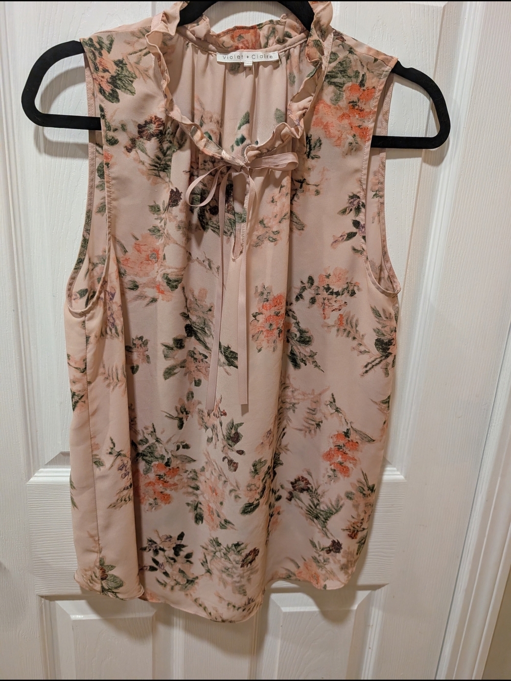 Violet + Claire Blush Floral Ruffle Ribbon Tie Neckline Sleeveless Top Size L